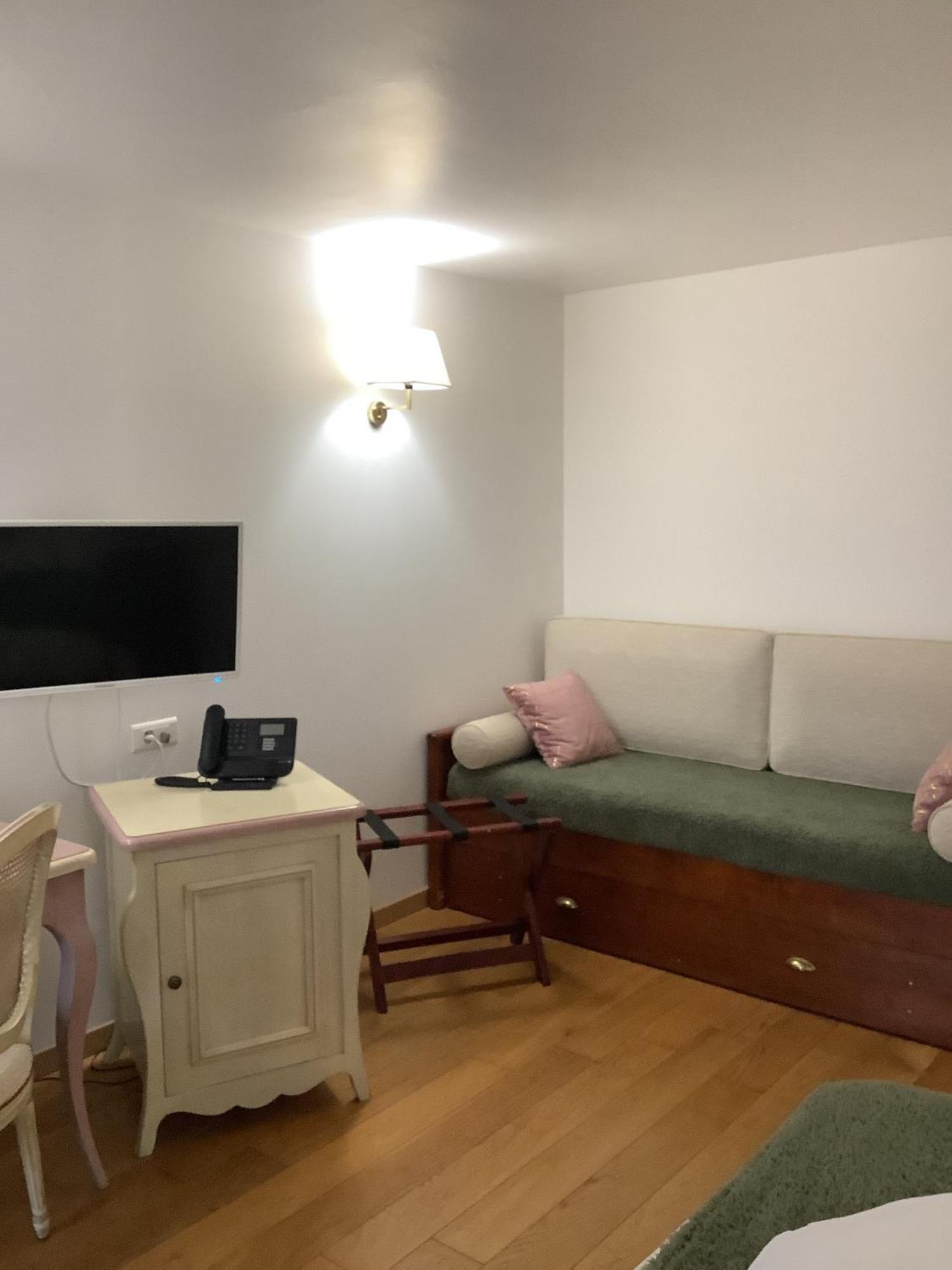 Logis Le Marronnier Otel Buffon Oda fotoğraf