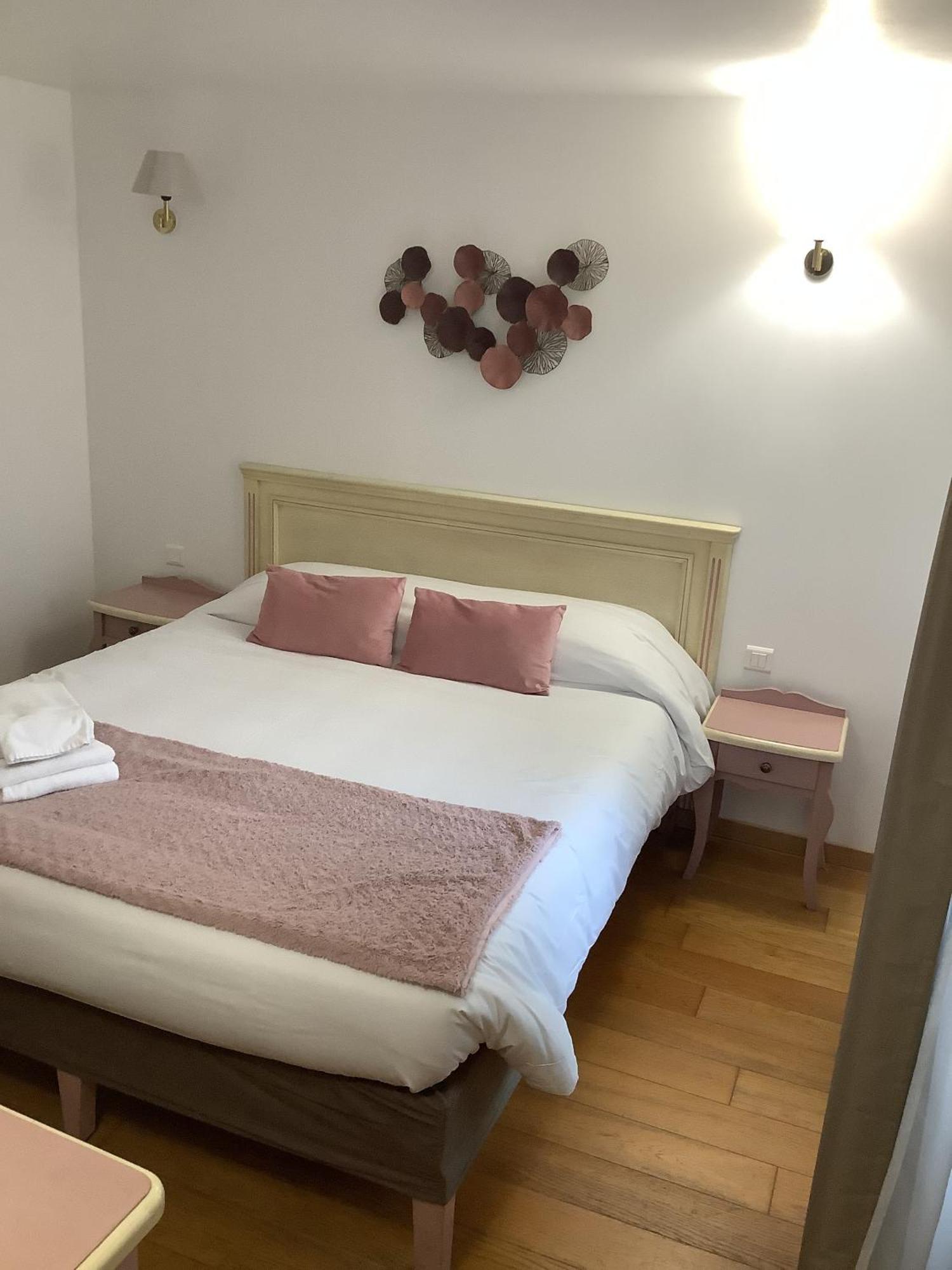 Logis Le Marronnier Otel Buffon Oda fotoğraf