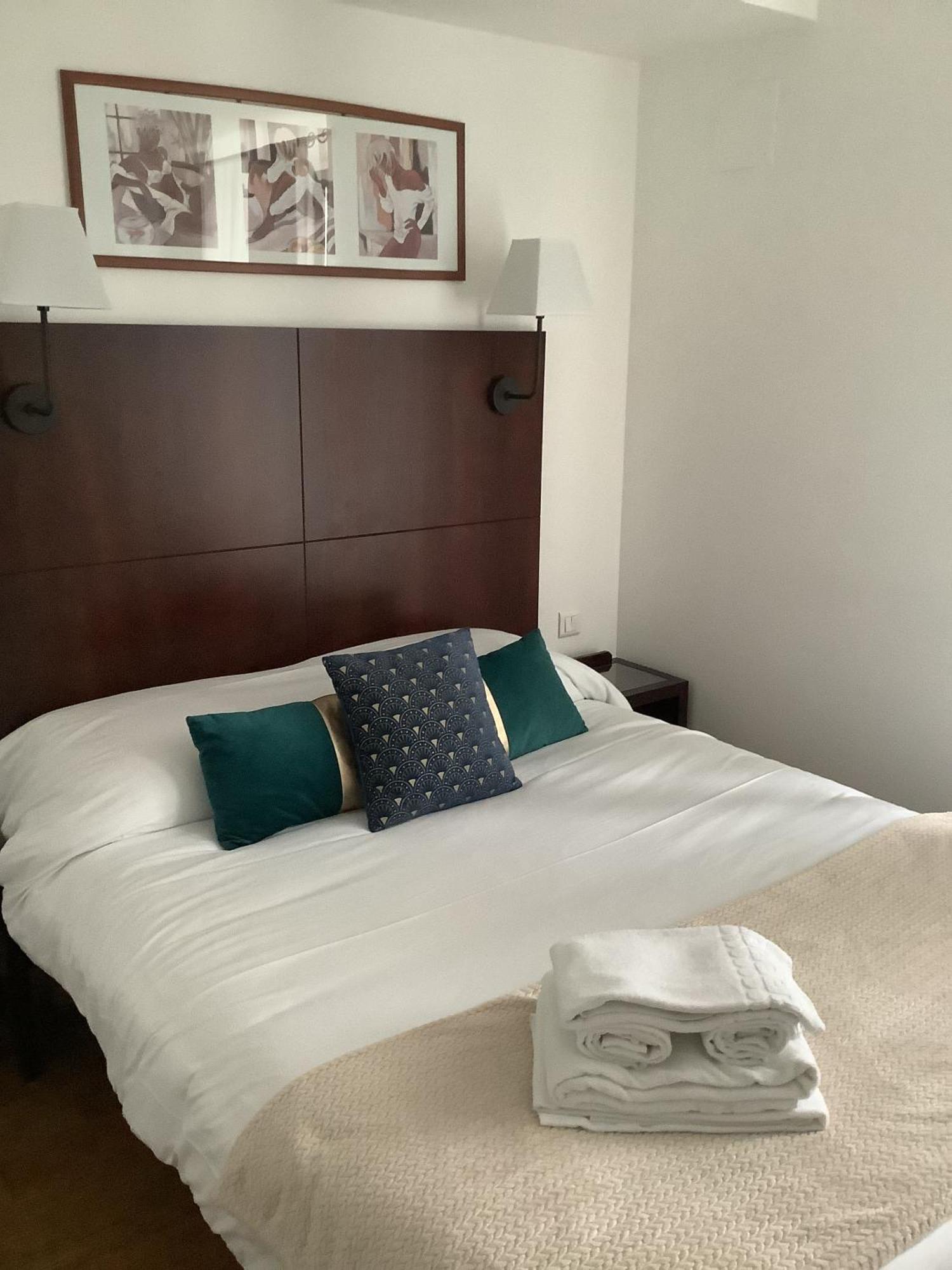 Logis Le Marronnier Otel Buffon Oda fotoğraf